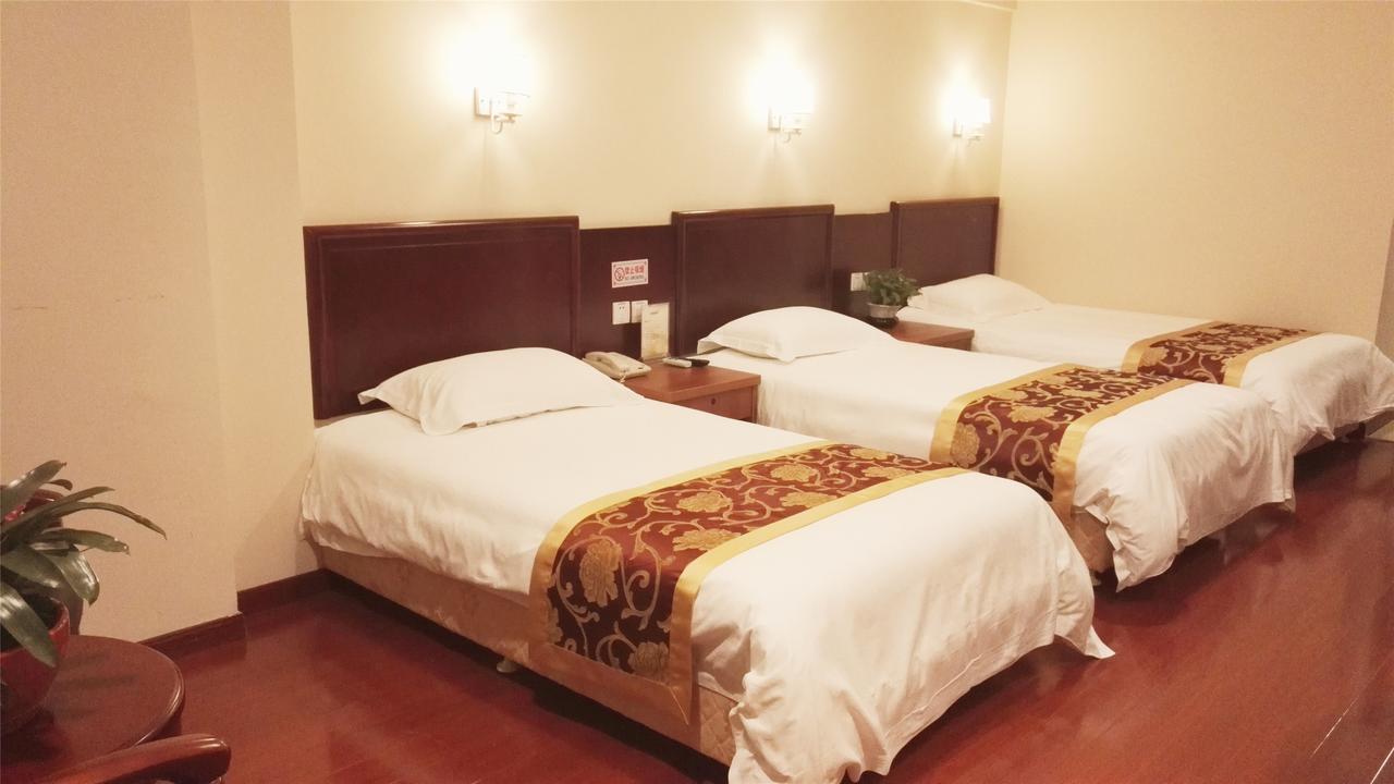 格林联盟贺州八步区灵峰广场酒店 外观 照片